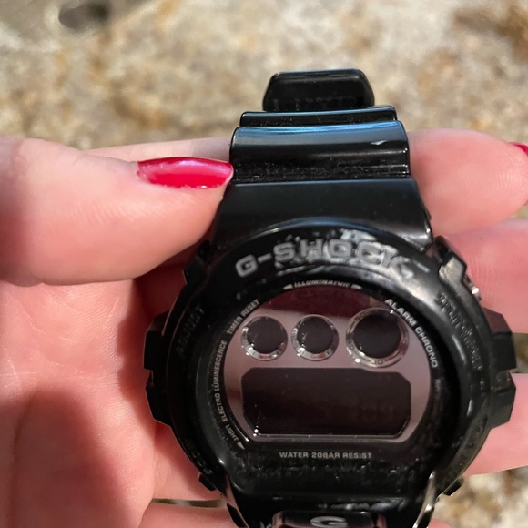 G-Shock Watch - Picture 4 of 6